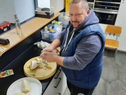 e9a12c20-1e18-4b5b-a352-1cee5505d2ad